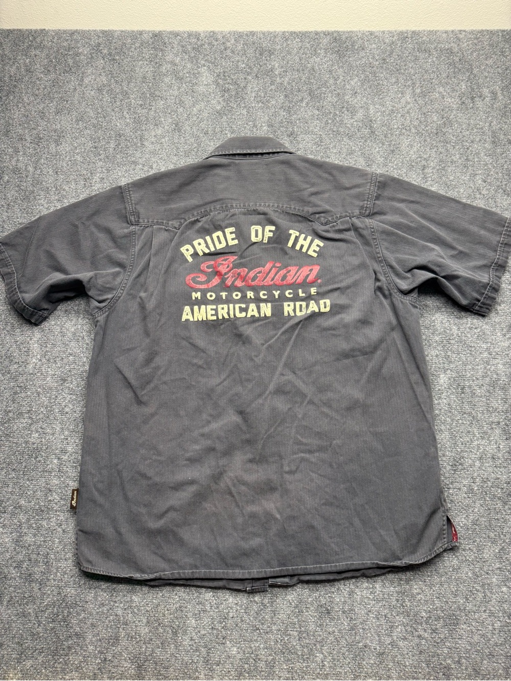Indian Men's Large Gray 'Pride of the American Road' Short Sleeve Garage Shirt.